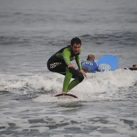 Rompiente Norte Surfcamp * La Arena